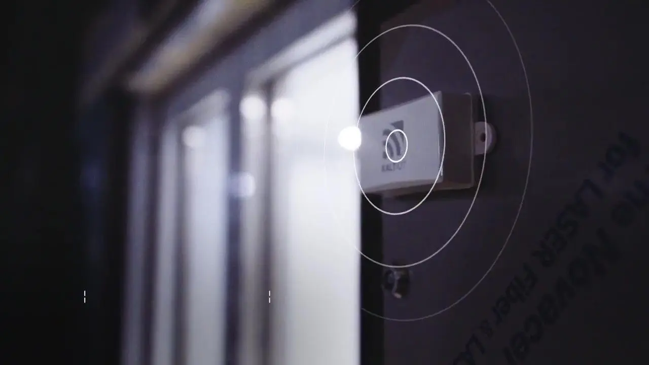 Seinäasennettu IoT-toistin rakennustyömaalla